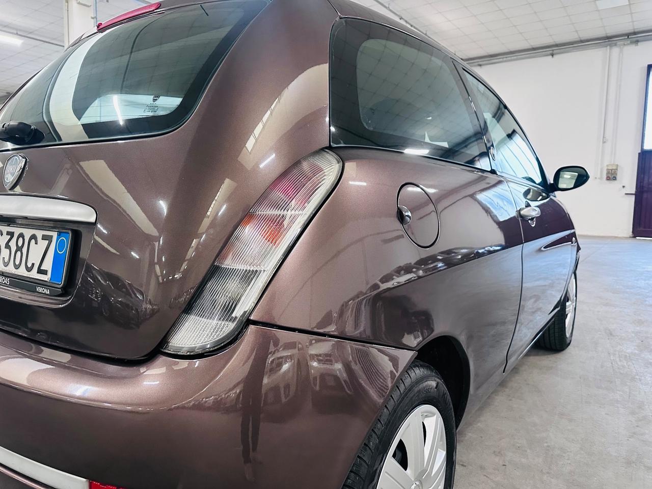 Lancia Ypsilon 1.4 Platino Ecochic GPL