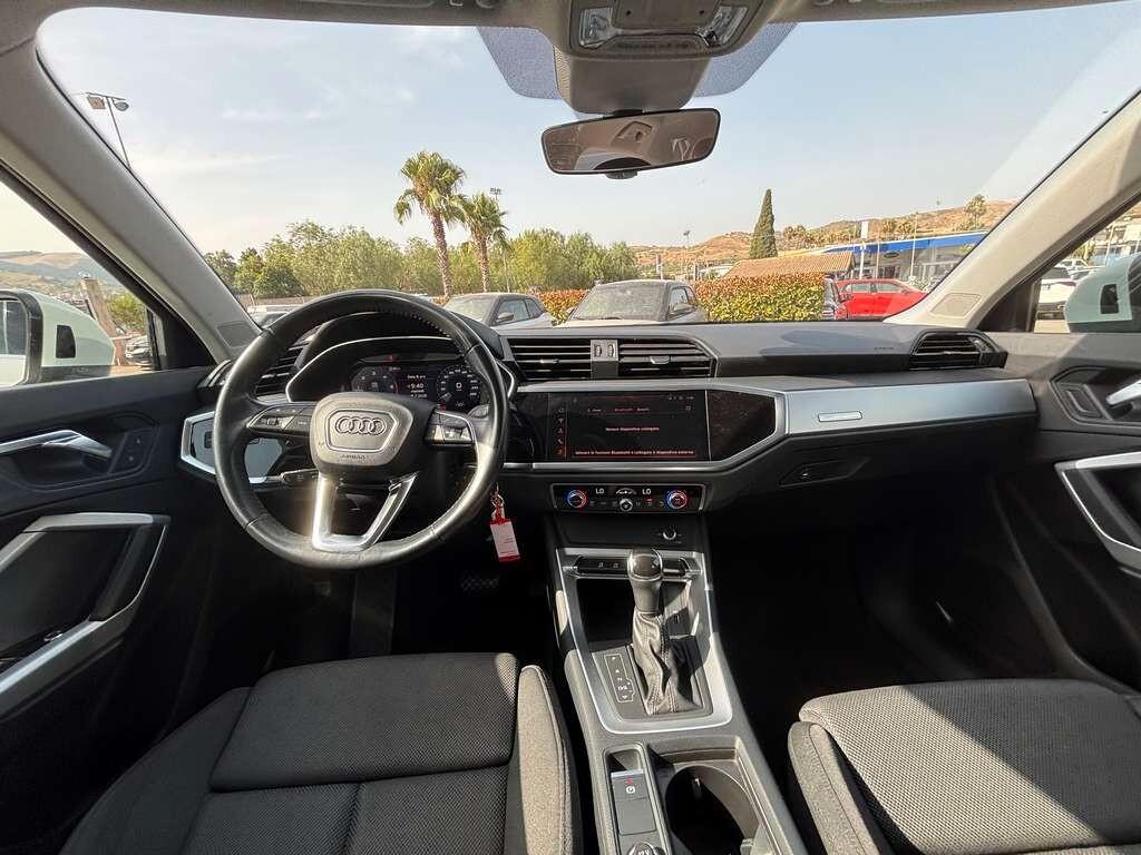 Audi Q3 35 TDI S tronic line edition IVA ESPOSTA Tua a solo 249 Euro al mese
