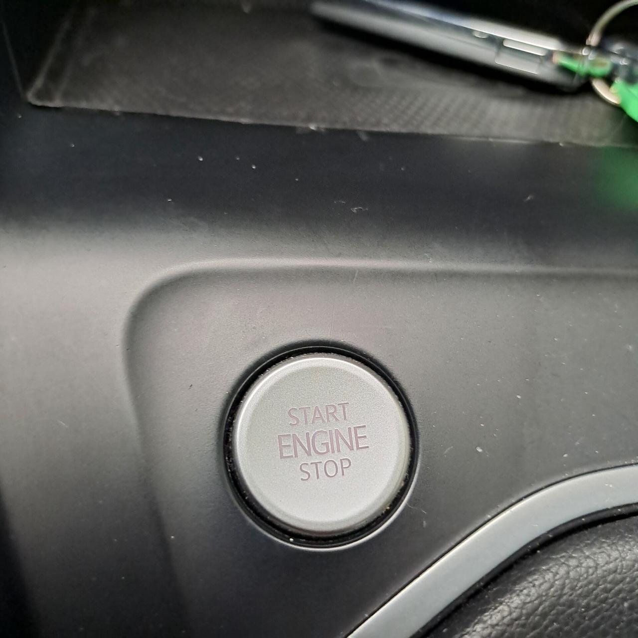 VW GOLF 8- 2.0 TDI - FULL OPT -NEOPATENTATI