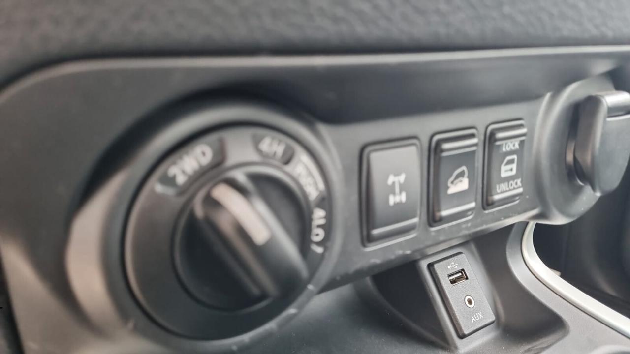 Nissan Navara 2.3 dCi 4WD Double Cab N-Connecta