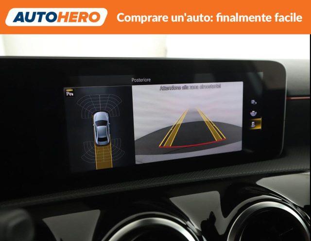 MERCEDES-BENZ A 200 Premium