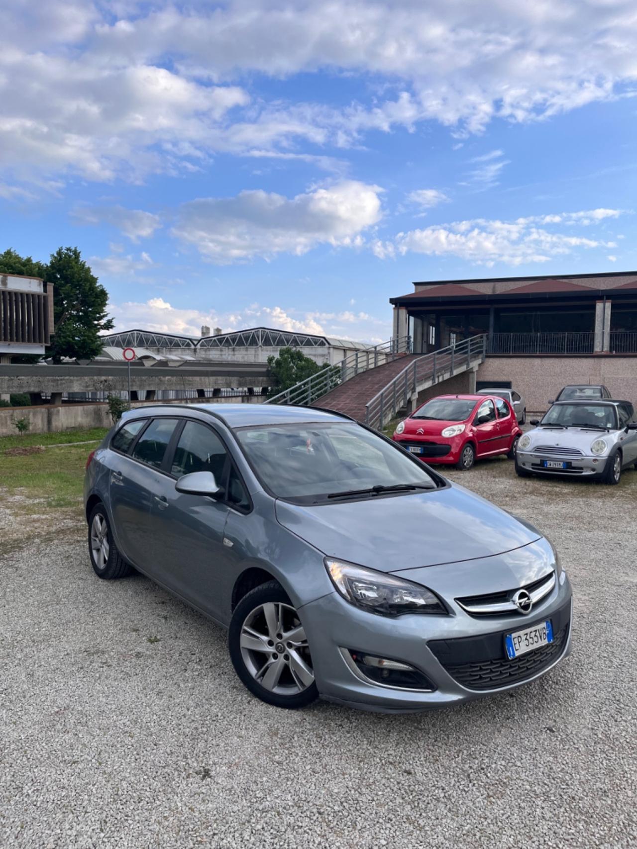 Opel Astra 1.7 CDTI 110CV Sports Tourer Cosmo
