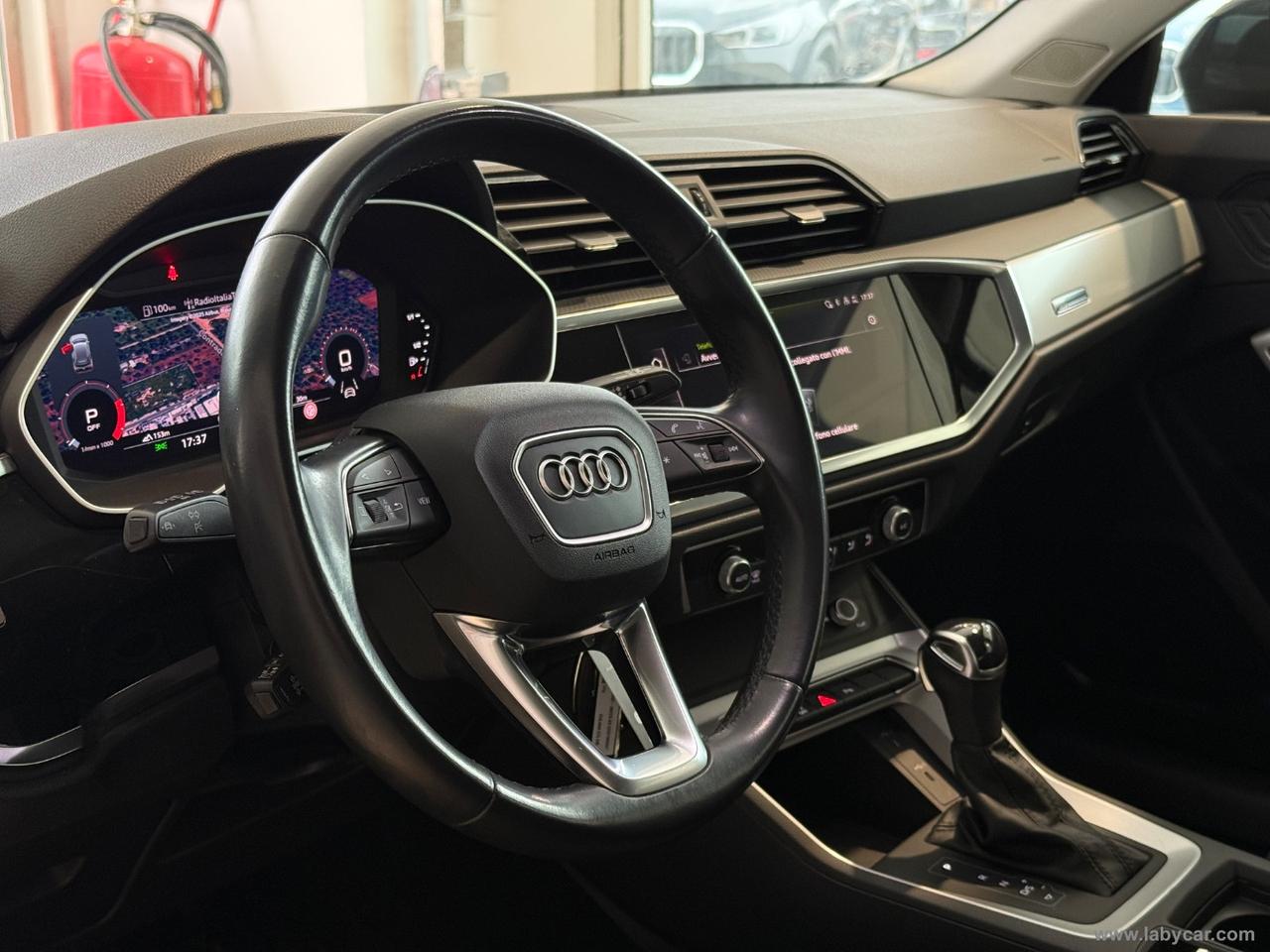 AUDI Q3 35 TDI S tronic Business Advanced