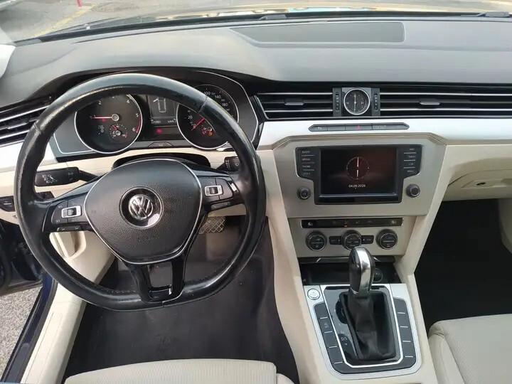 Volkswagen Passat Variant 1.6 TDI SCR DSG Business BMT