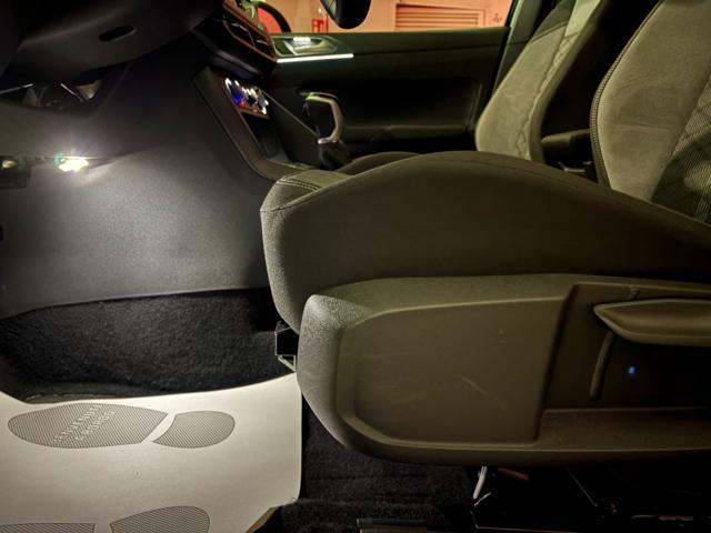 VOLKSWAGEN Taigo 1.0 TSI 110 CV DSG R-Line TETTO APR/PAN