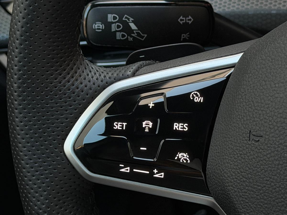 Volkswagen Golf 8 GTI 2.0 TSI 245CV
