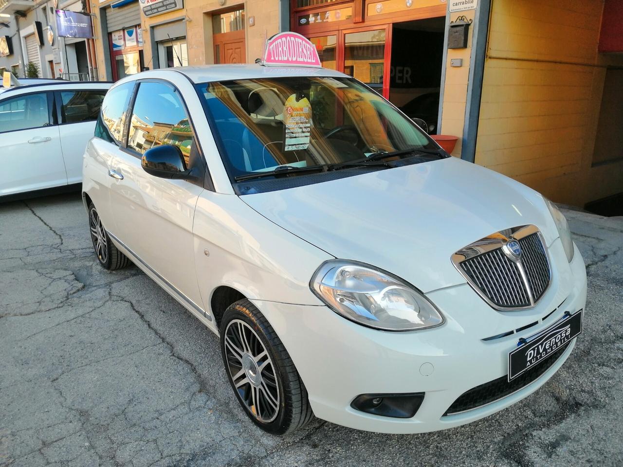 Lancia Ypsilon 1.3 MJT 75 CV Elle