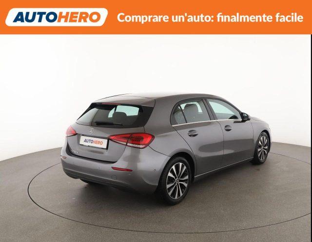 MERCEDES-BENZ A 200 d Automatic Business