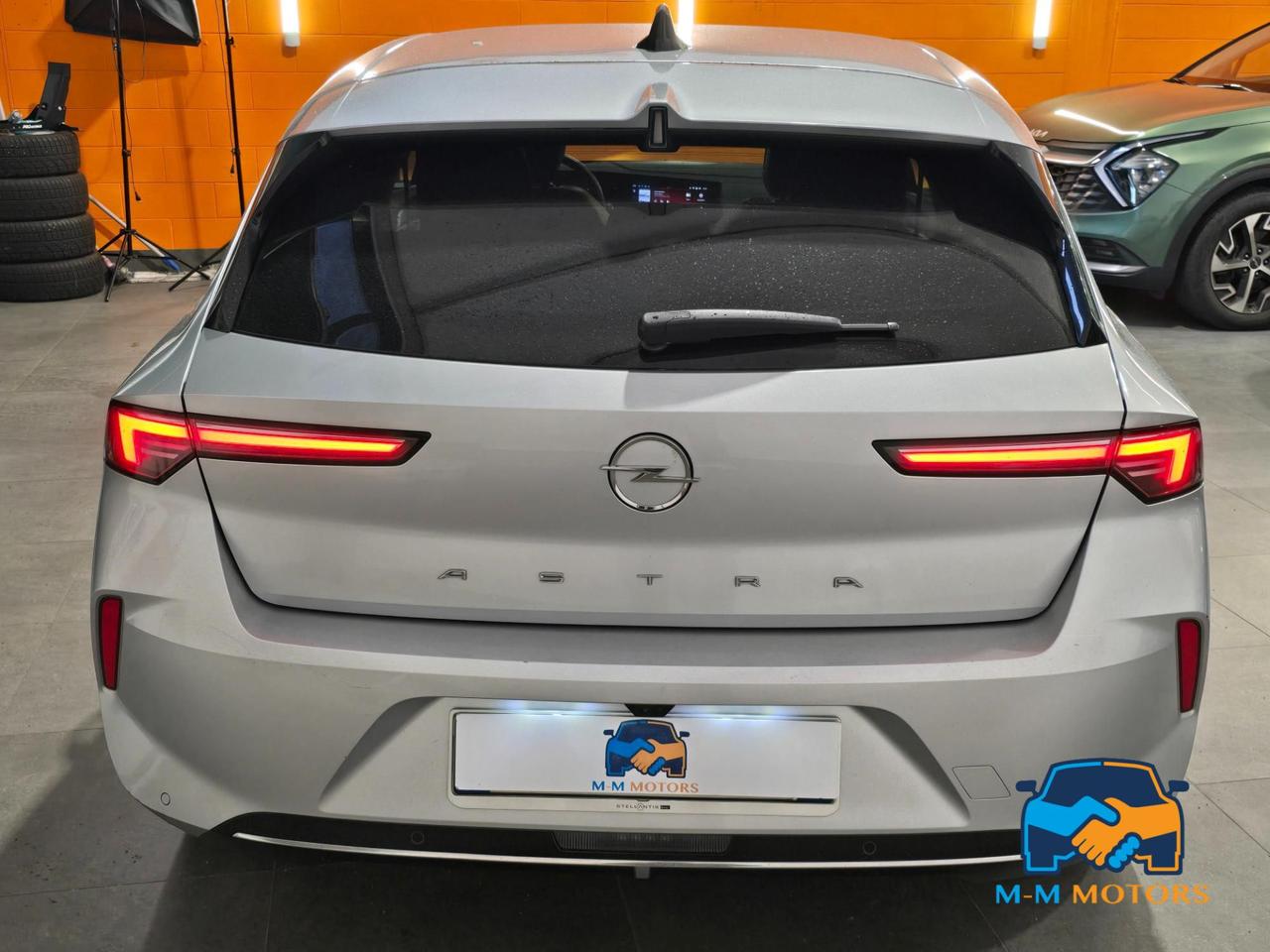 Opel Astra 1.2 t Business Elegance s&s 130cv