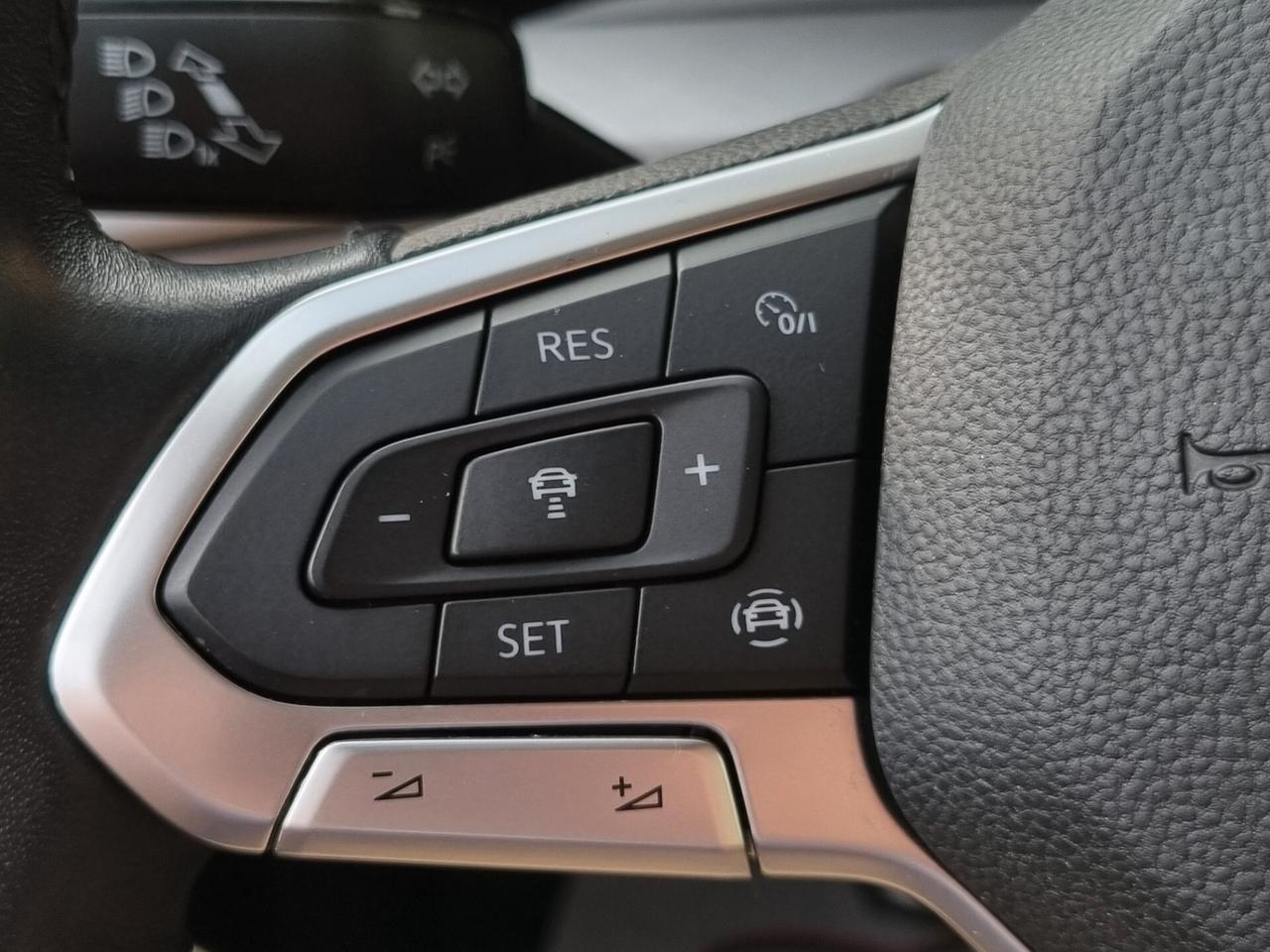 Volkswagen Golf VIII 1.0 tsi evo Life 110cv