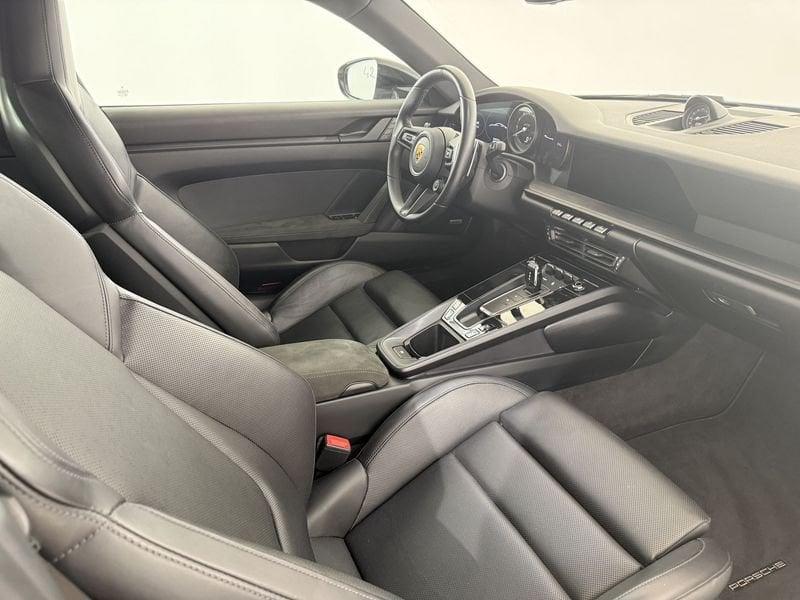 Porsche 911 Carrera GTS
