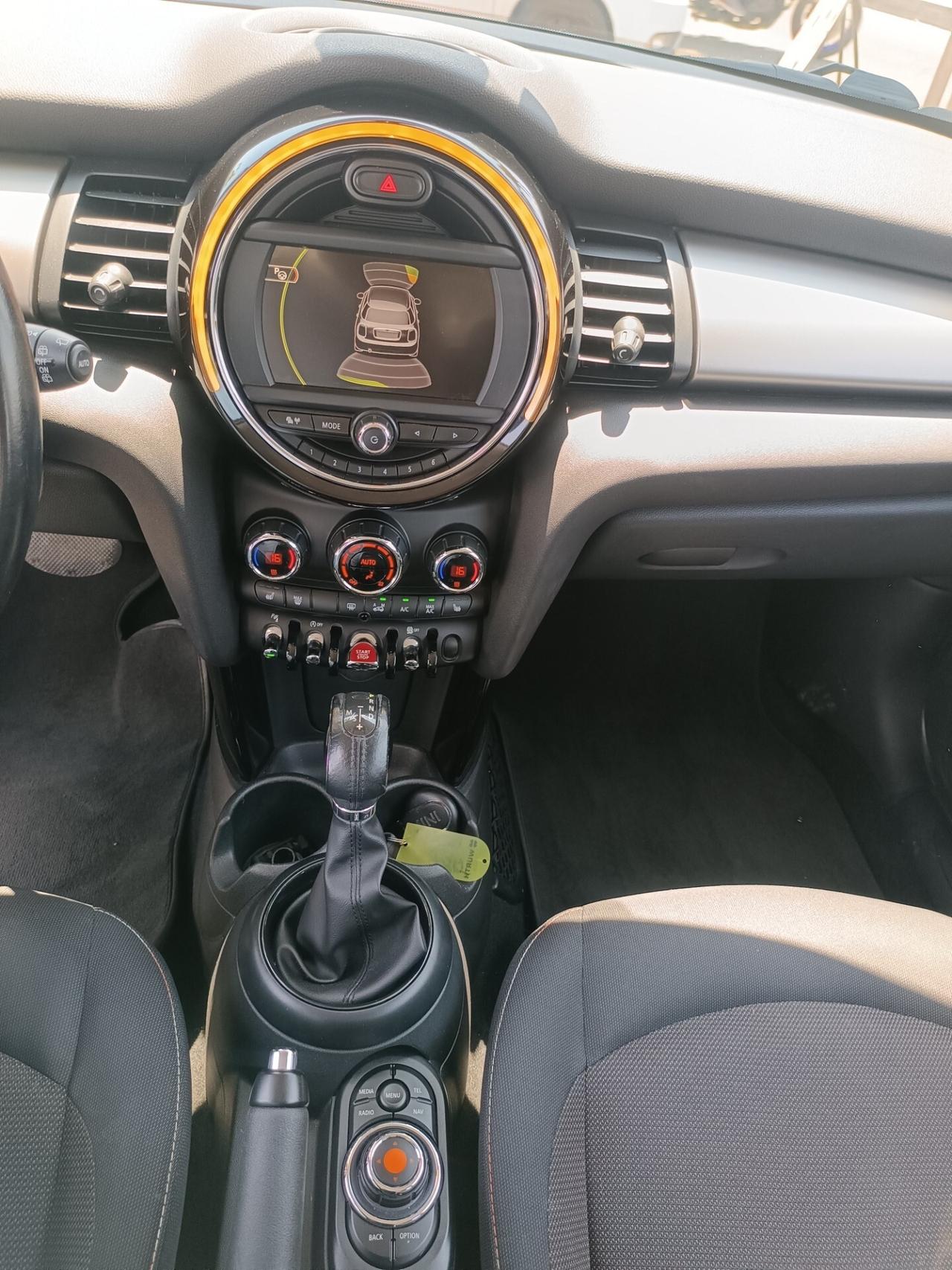 Mini cooper D 5 porte