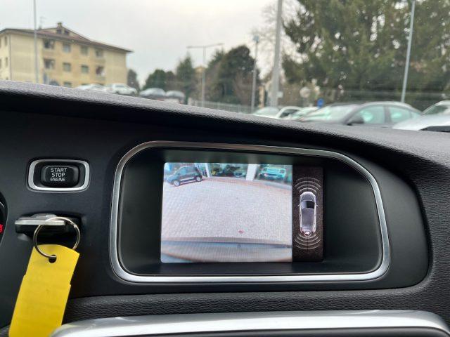 VOLVO V40 D3 Geartronic Momentum