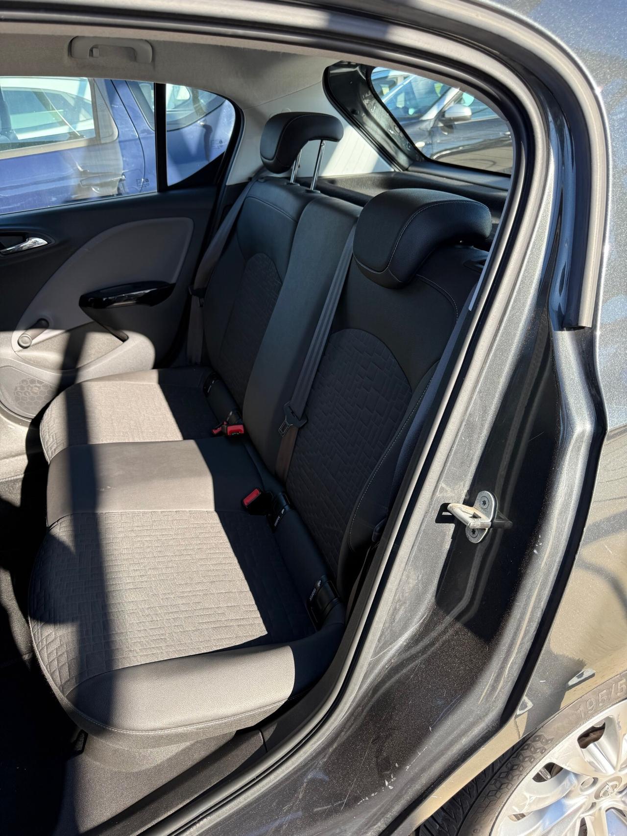 Opel Corsa 1.2 5 porte