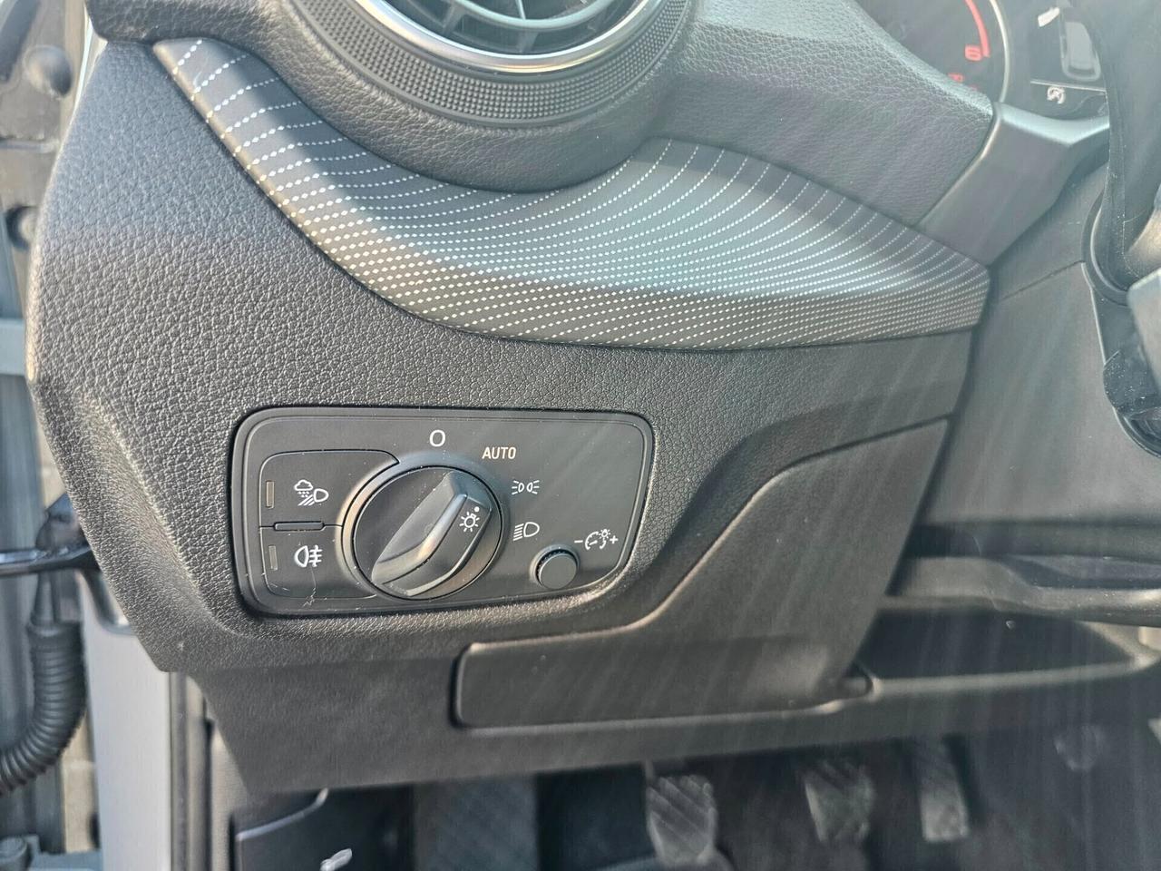 Audi Q2 1.6 TDI 116 cv Pack Luci