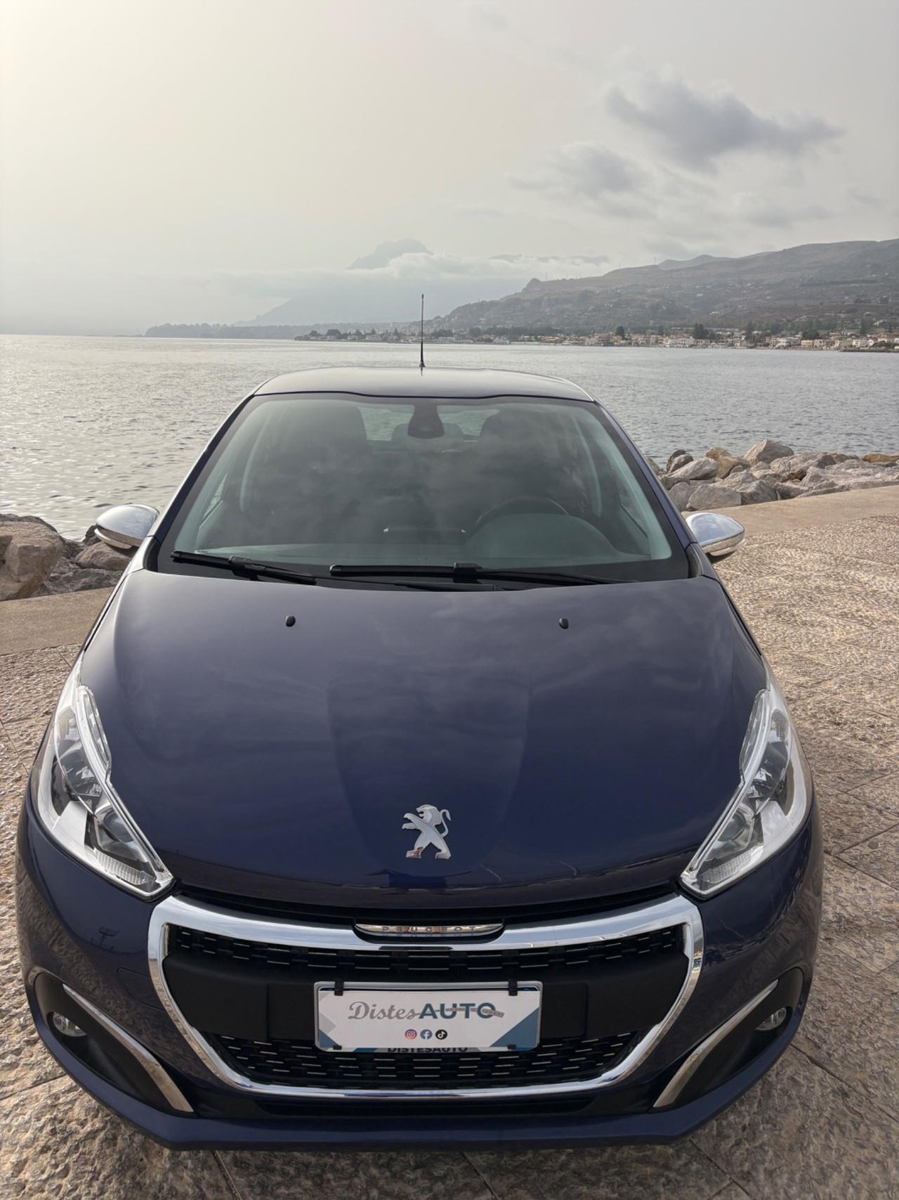 Peugeot 208 già omologata per disabili Allure