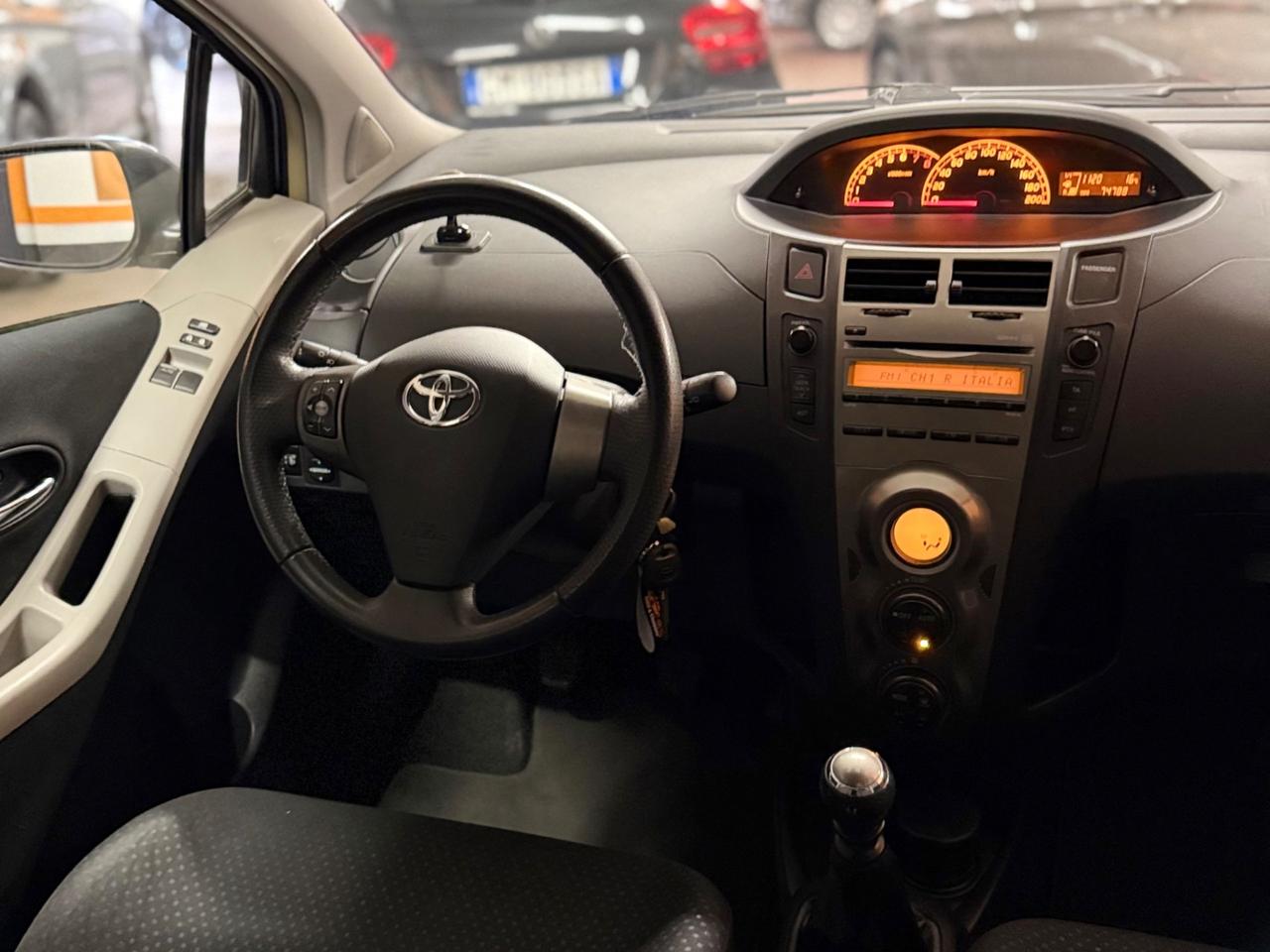 STUPENDA TOYOTA YARIS UNICO PROPRIETARIO CON 74.788 KM