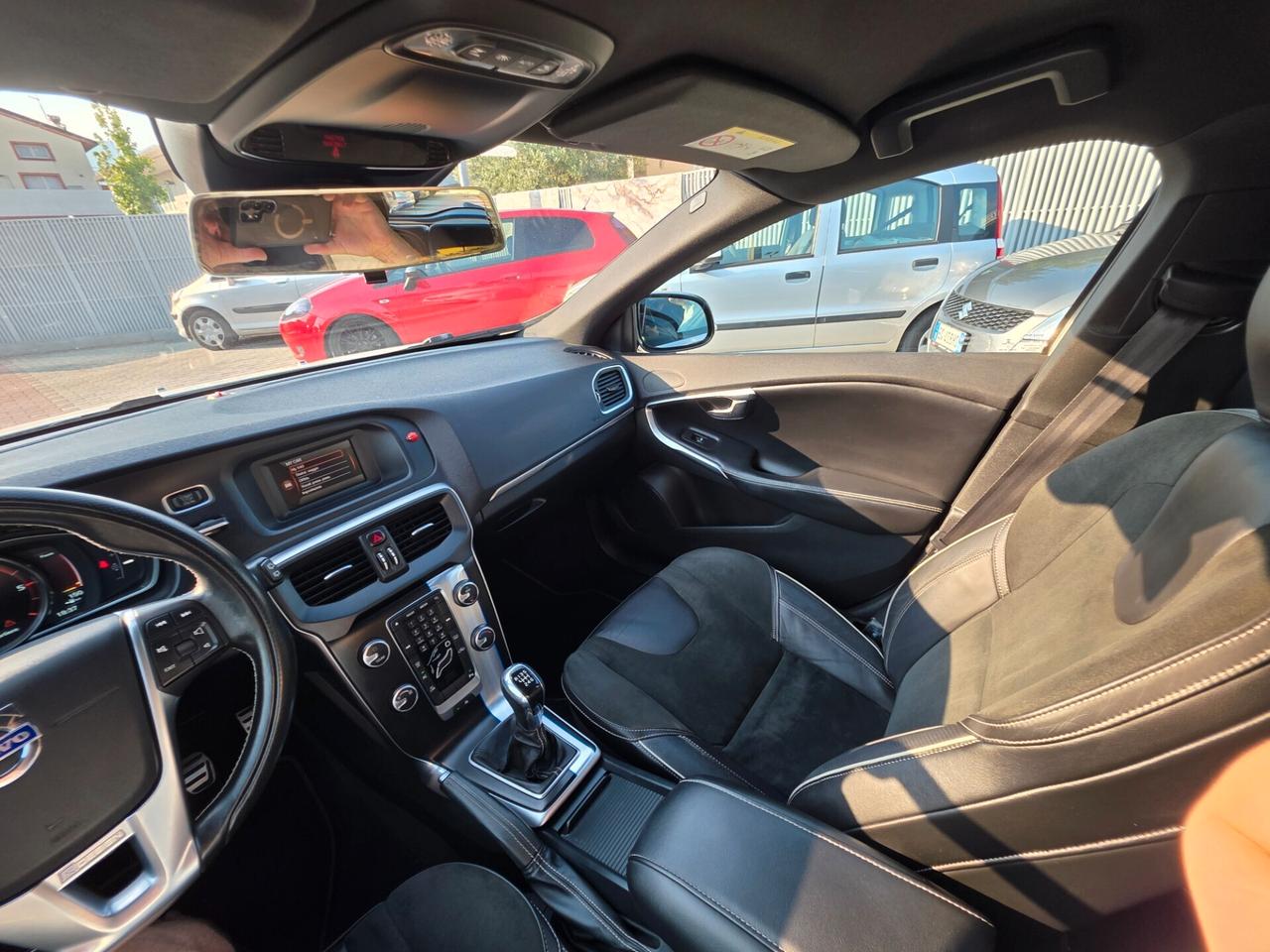 Volvo V40 D2 1.6 R-design perfetta e garantita 12M