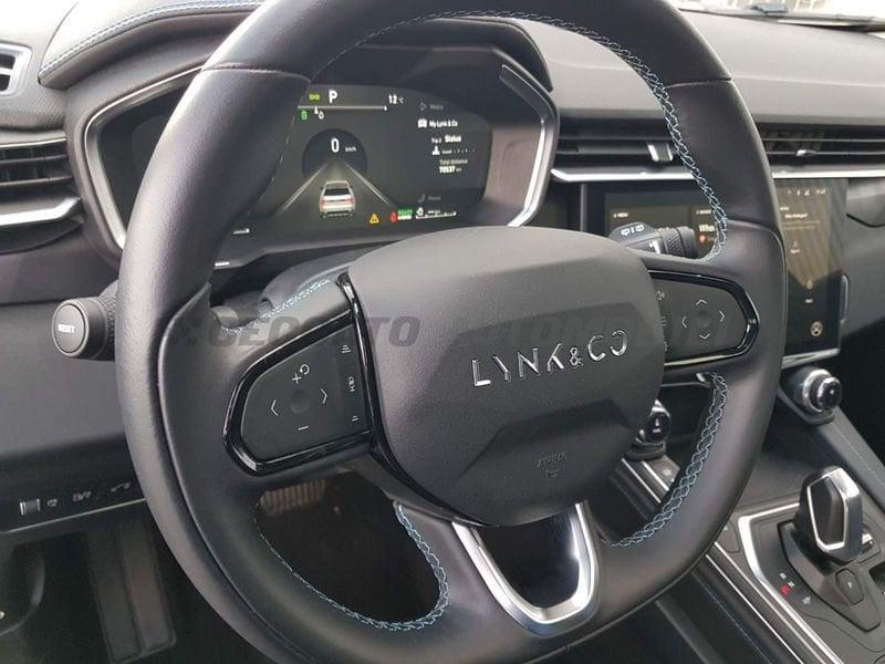 Lynk & Co 01 01 1.5 td phev