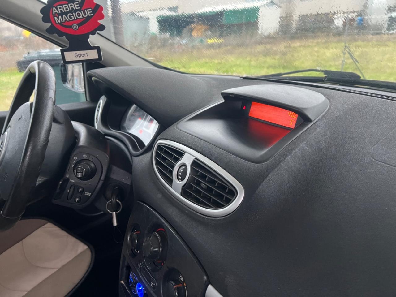 RENAULT CLIO 1.2 GPL VALIDO MODELLO LE IENE NEOPATENTATI