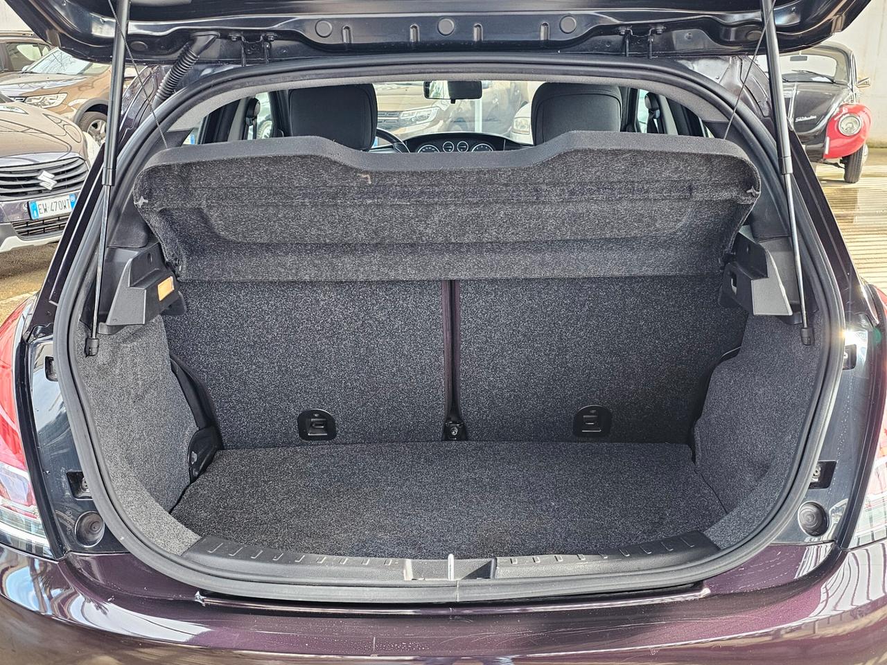 Lancia Ypsilon 5 porte Metano Ecochic Elefantino