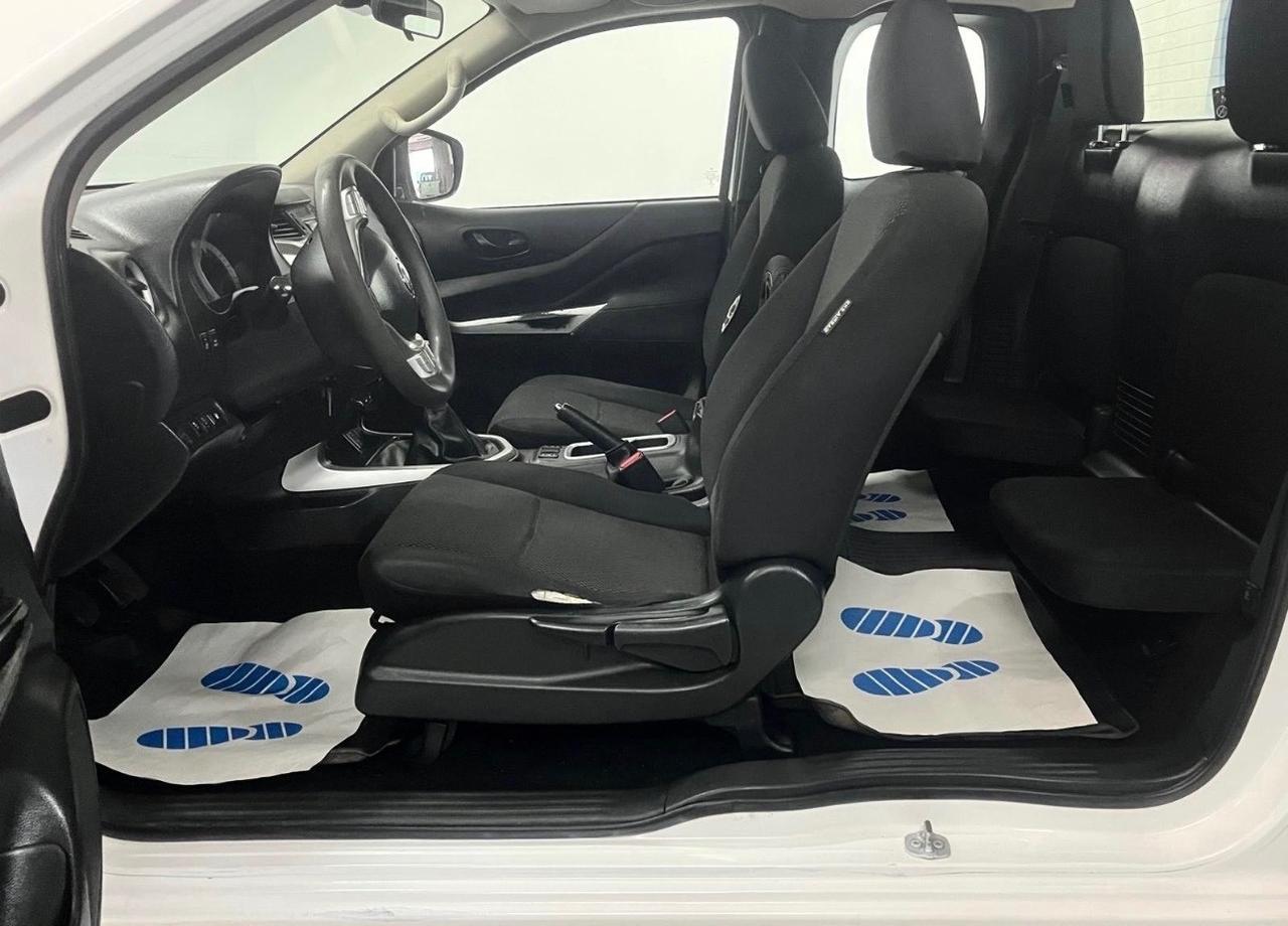 Nissan Navara 2.3 dCi 4WD King Cab Acenta IVA ESPOSTA