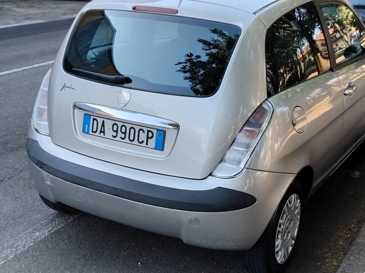 Lancia Ypsilon 1.2 Oro Bianco
