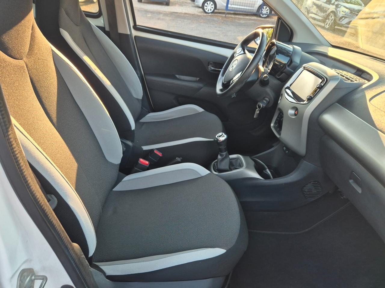 Toyota Aygo 1.0 VVT-i 69 CV 5 porte x-wave MMT