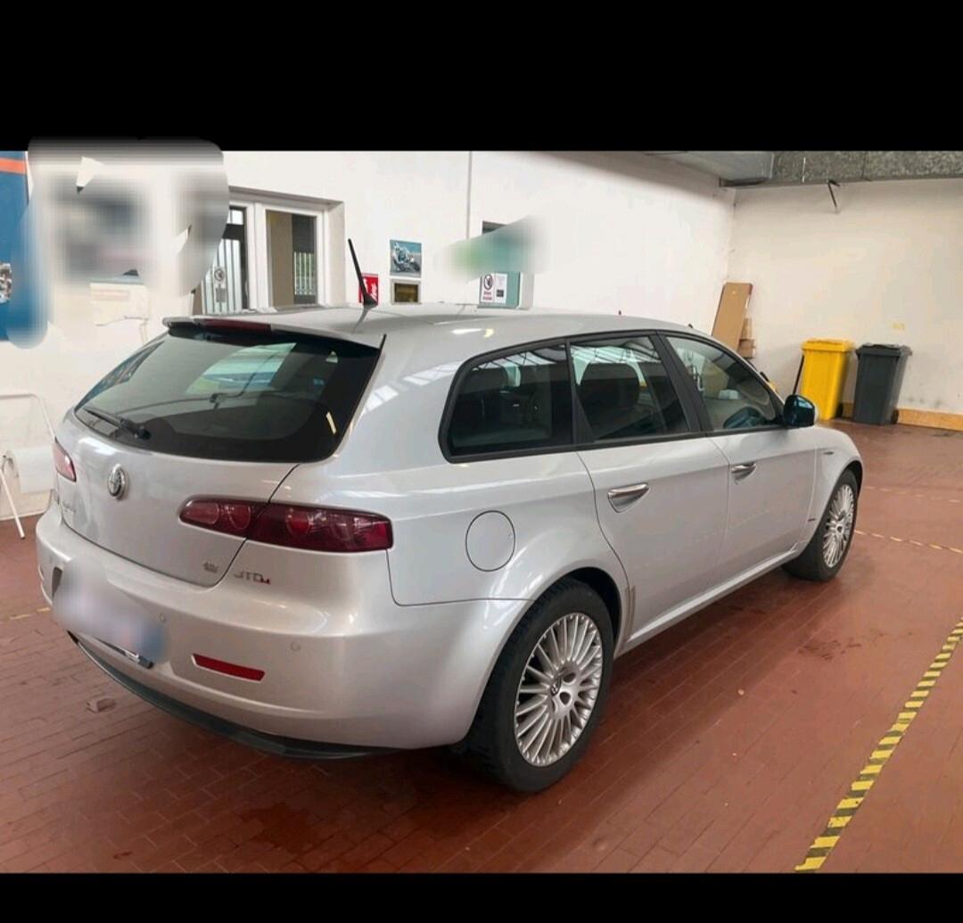 Alfa Romeo 159 1.9 JTDm 150CV Sportwagon Distinc 2010tive Q-Tronic