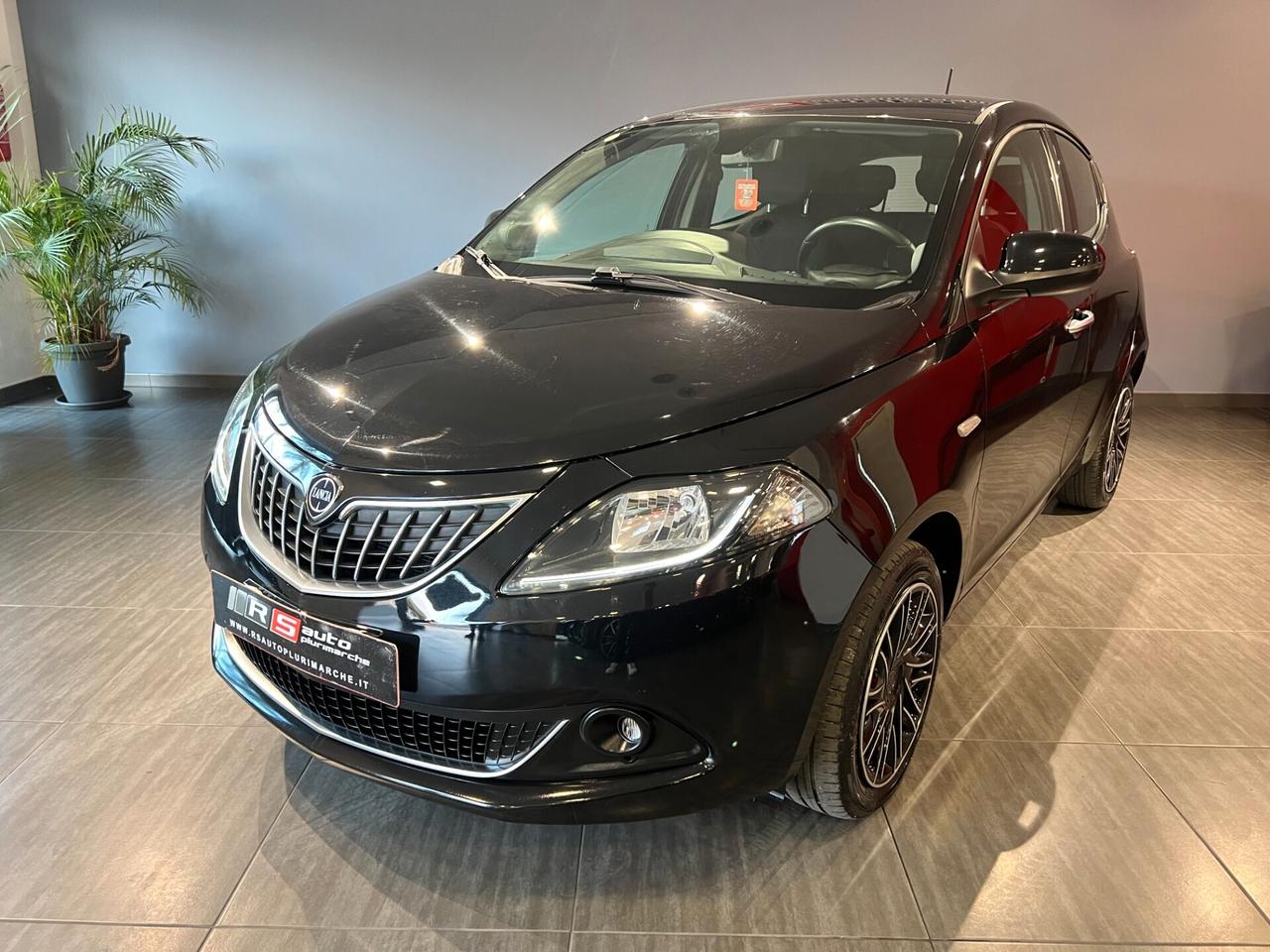 Lancia Ypsilon 1.2 69 CV 5p. GPL Ecochic Gold