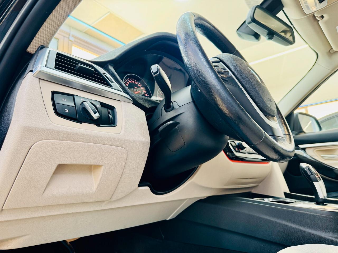 Bmw 316d Touring Luxury Autom/LED/Navi