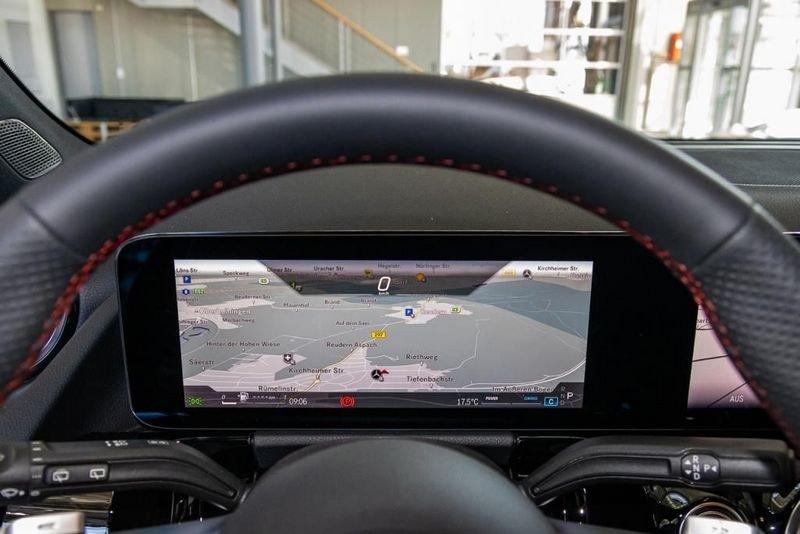 Mercedes-Benz GLA GLA 180 Automatic AMG Line Camera 360° Distronic Multibeam Led 19"