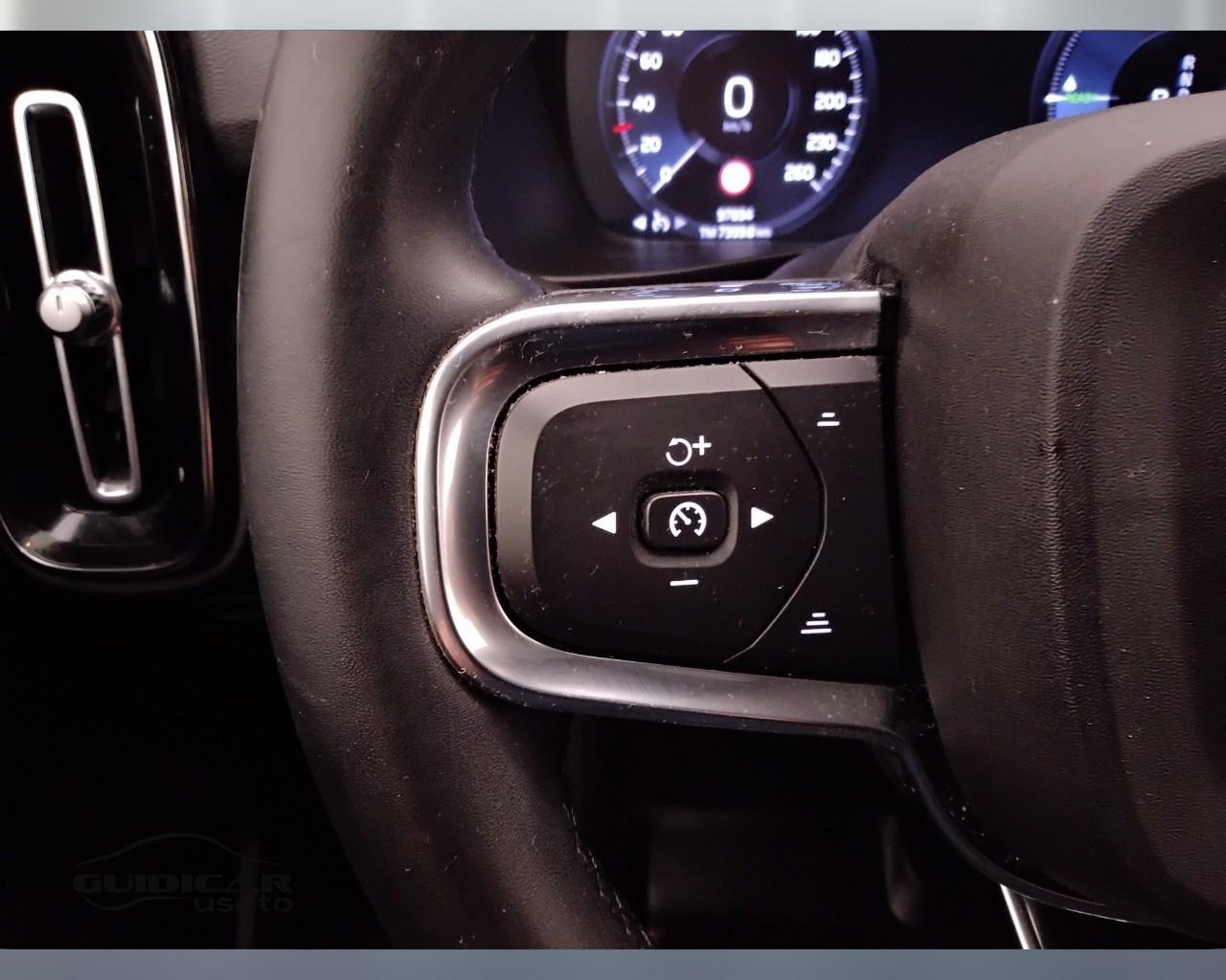 VOLVO XC40 2023 - XC40 1.5 t5 recharge phev Core auto