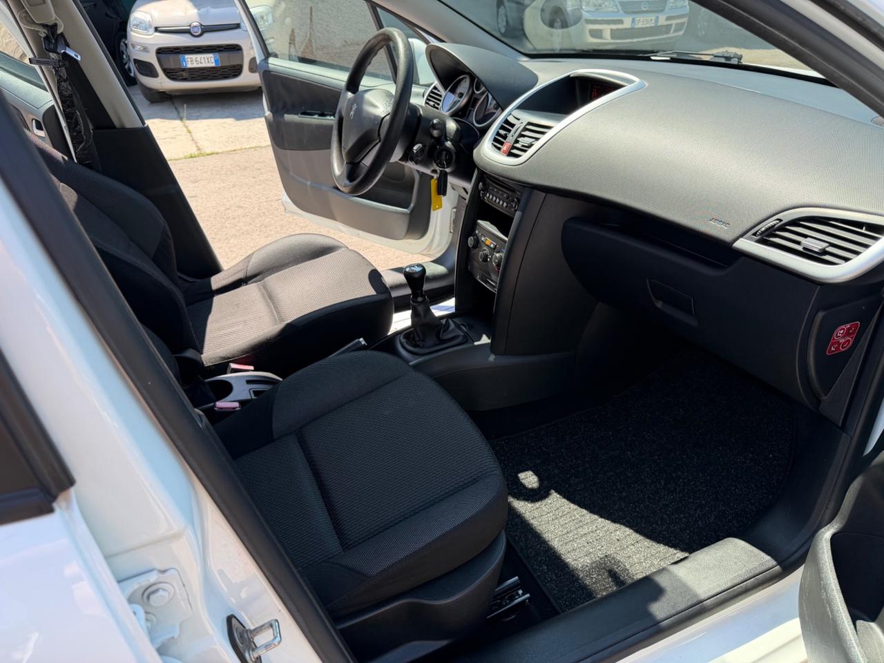 Peugeot 207 1.4 8V 75CV 5p. X Line ECO GPL