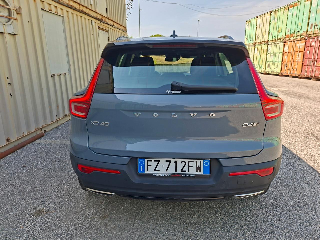 Volvo XC40 2.0 tdi 190cv r Design tetto
