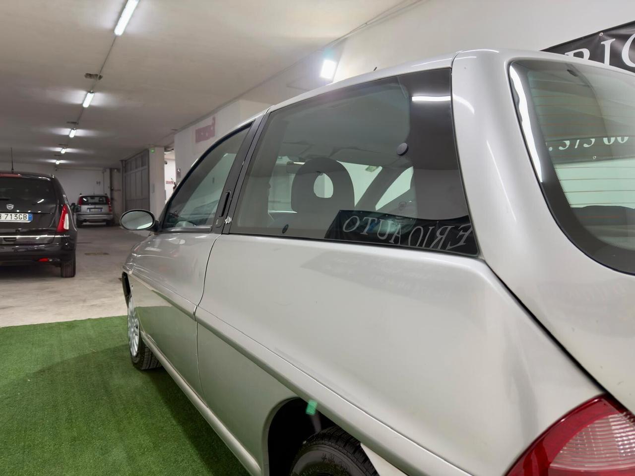 Lancia Y 1.2i 16V cat LX