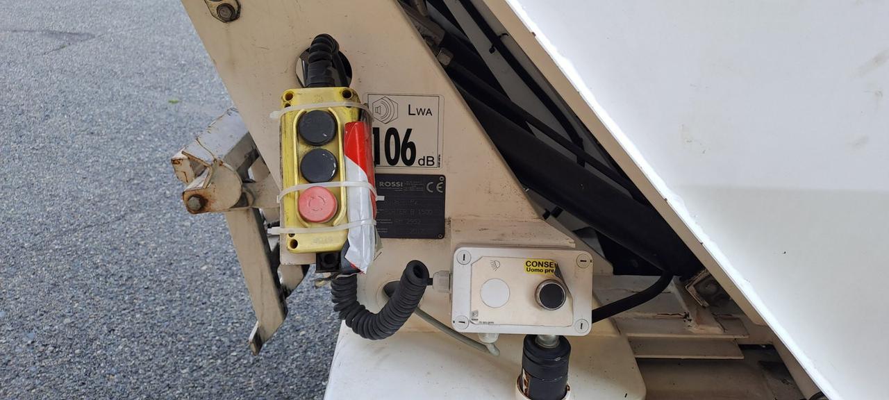 Piaggio Porter 1.3I. ECO POWER CASSONE RIBALTABILE-USO SPECIALE TRASPORTO RIFIUTI+IVA