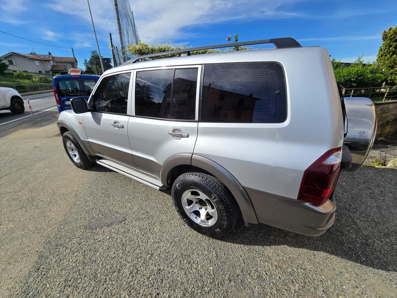 Mitsubishi Pajero 3.2 DID WAGON GLS 7 POSTI