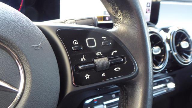 MERCEDES-BENZ GLB 200 d Automatic Sport