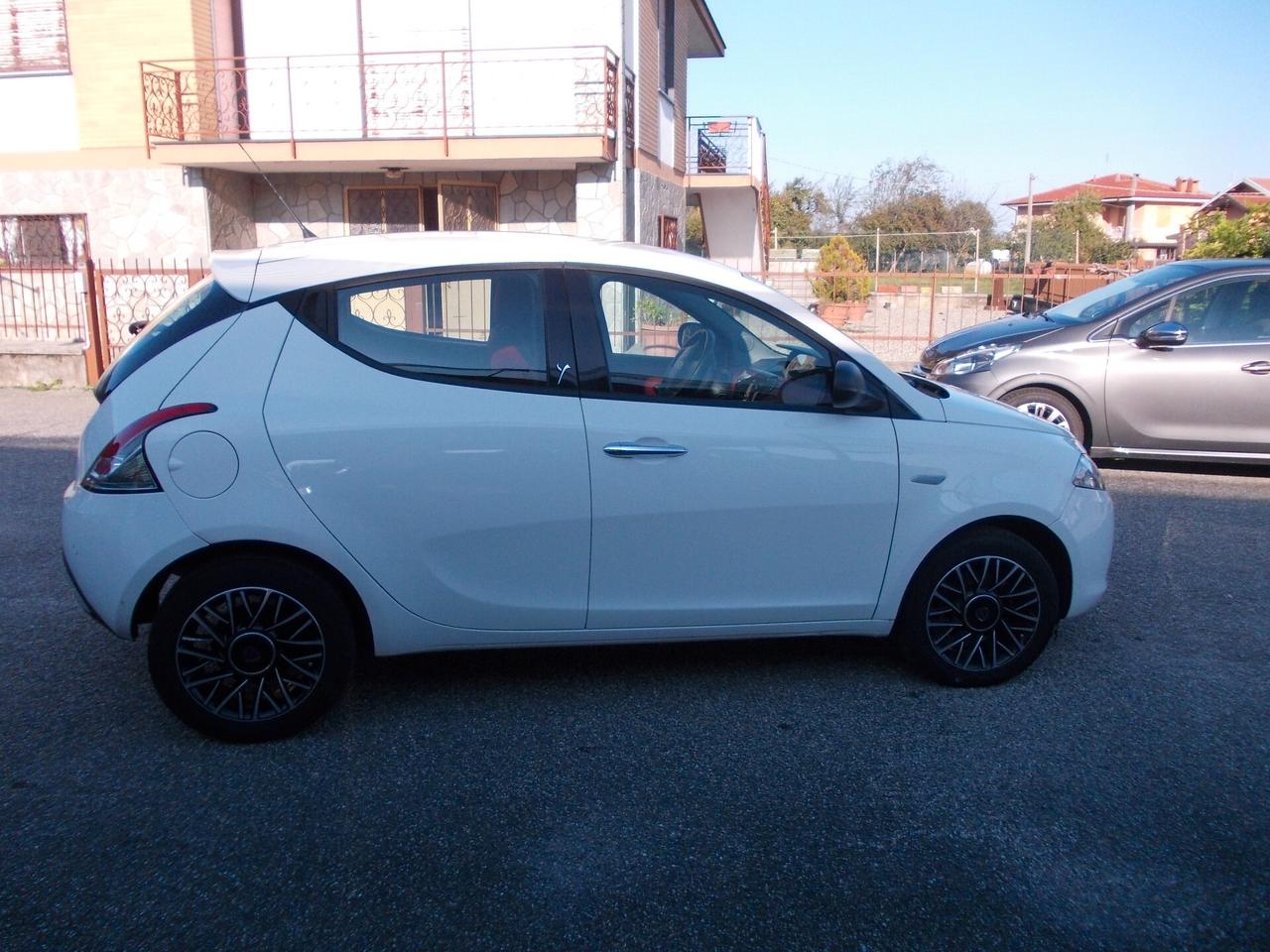 Lancia Ypsilon 1.2 69 CV 5 porte Platinum-KM55886