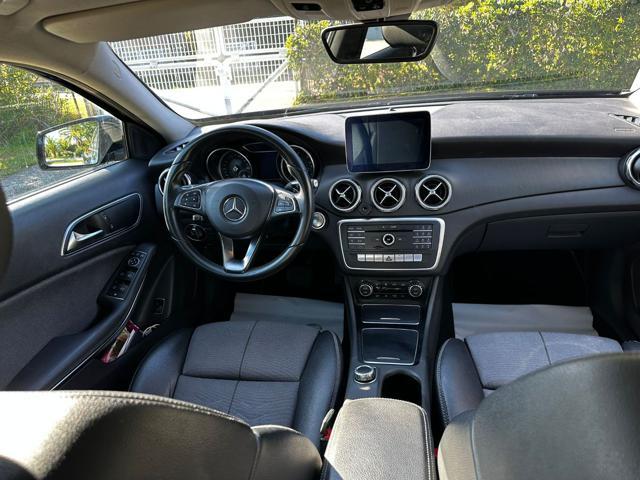 MERCEDES-BENZ GLA 200 d Automatic Business