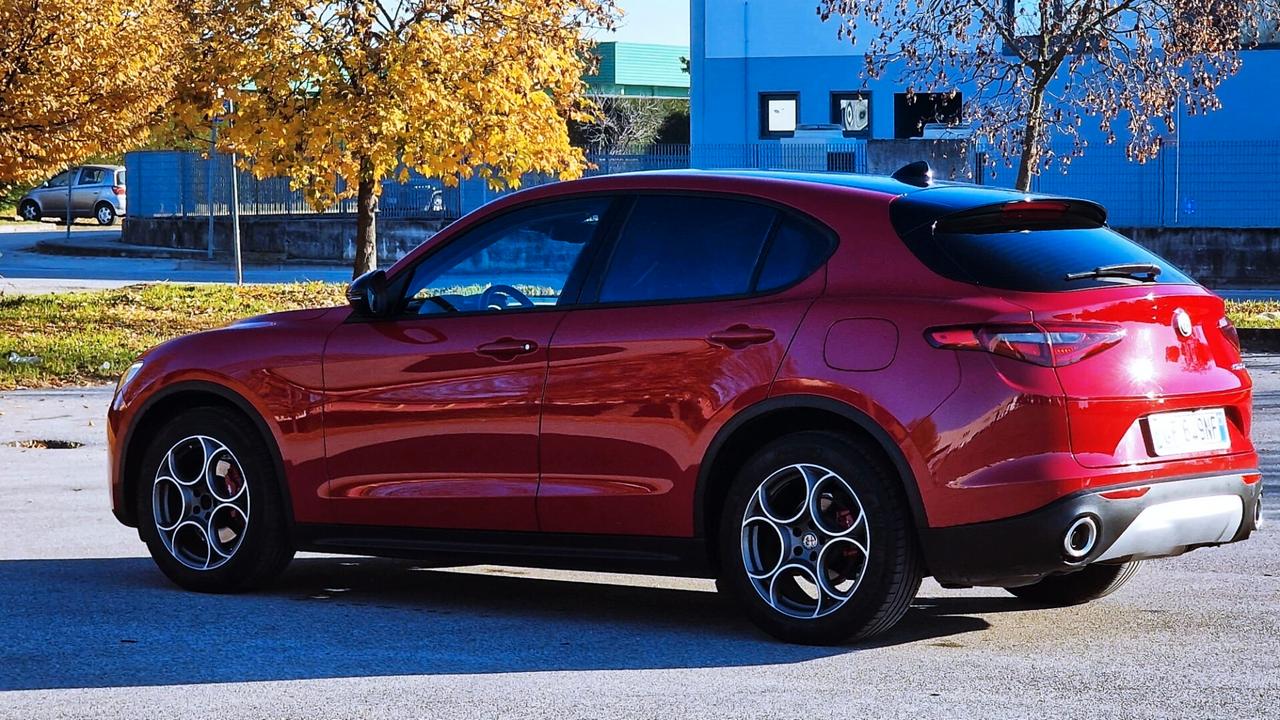 Alfa Romeo Stelvio 2.2 Turbodiesel 160 CV Rosso Edizione Gancio Traino