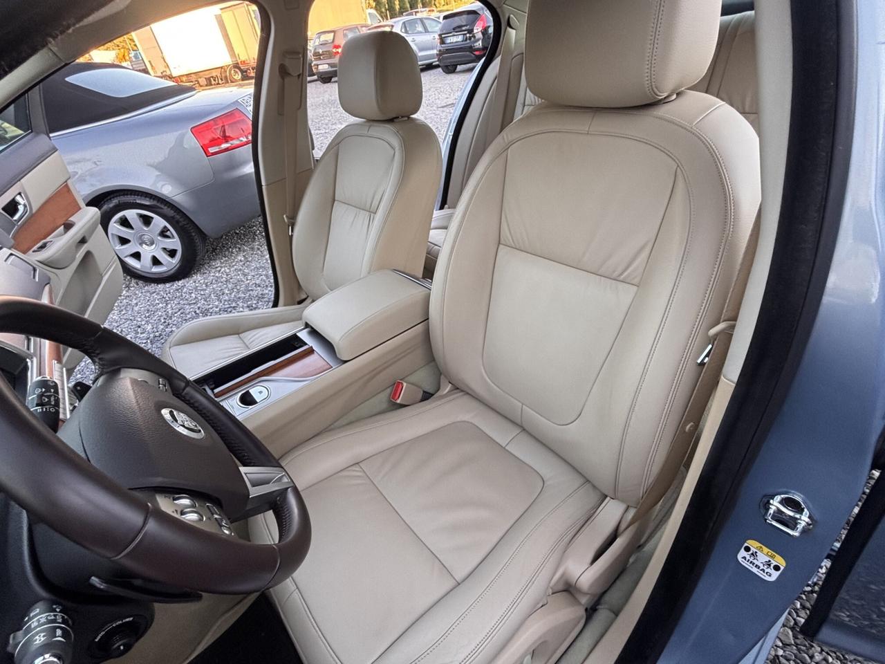 jaguar XF 2.7 D solo 54.000 km