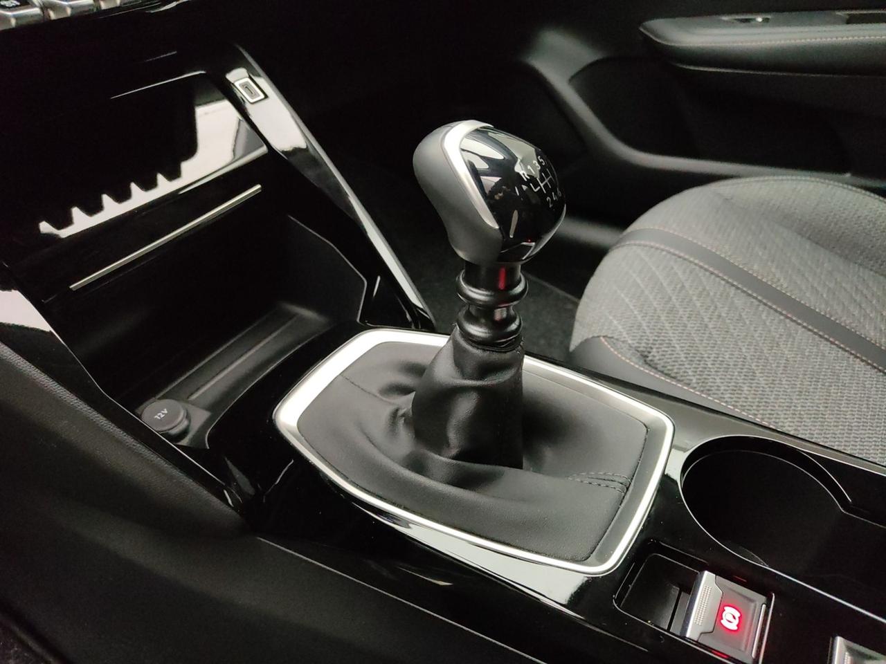 PEUGEOT 208 II 2023 1.2 PURETECH 100CV ALLURE