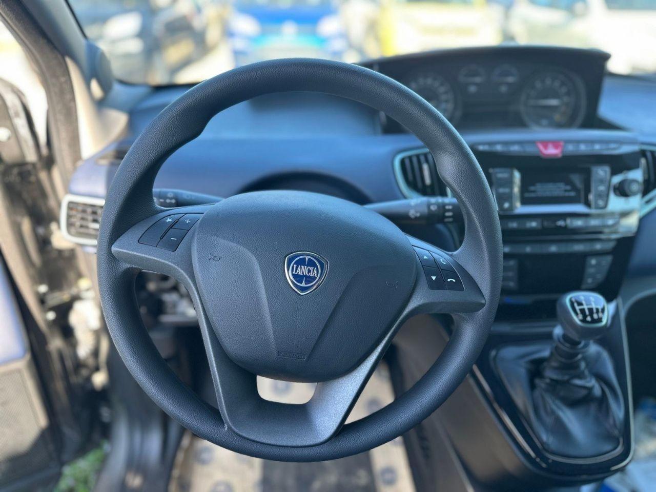 LANCIA Ypsilon III 2021 - Ypsilon 1.0 firefly hybrid Silver s&s 70cv