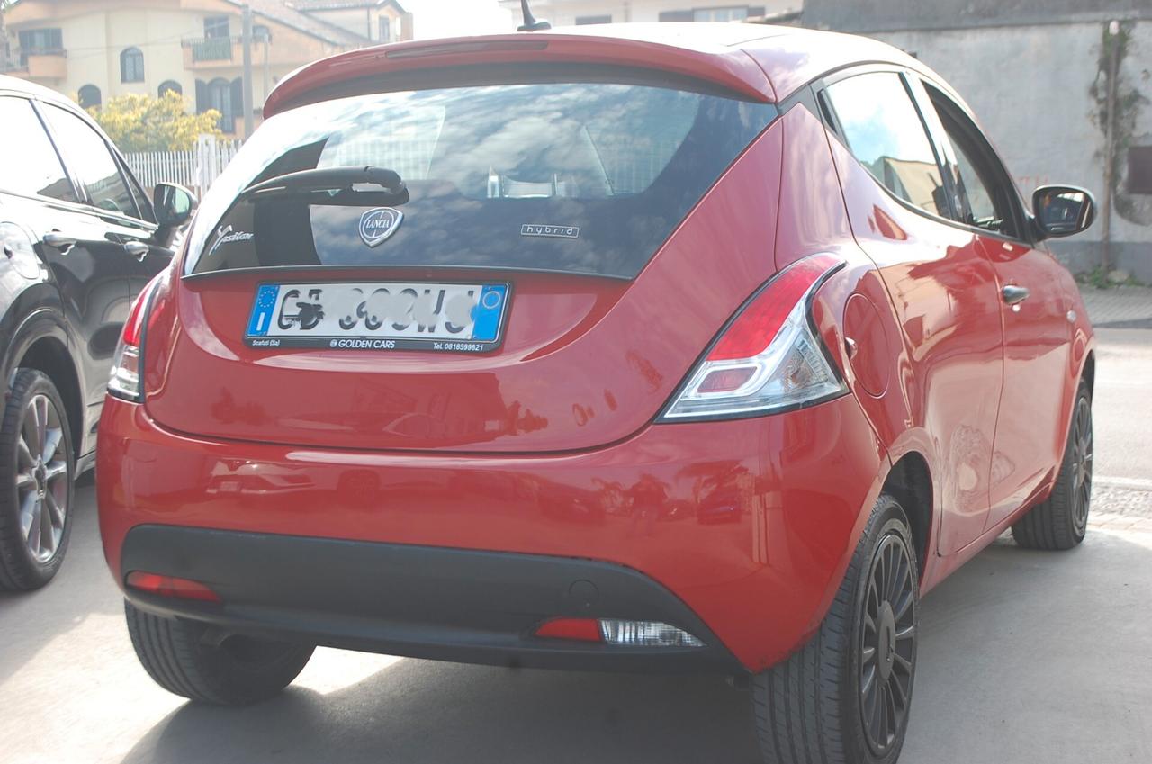 Lancia Ypsilon 1.0 firefly hybrid 70CV Silver S&S Uff Italy USB