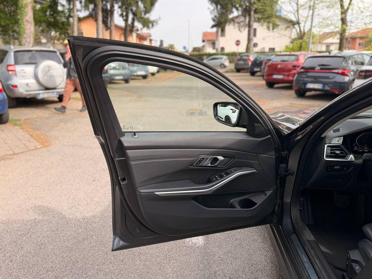 BMW Serie 3 320d mhev 48V xdrive Luxury auto