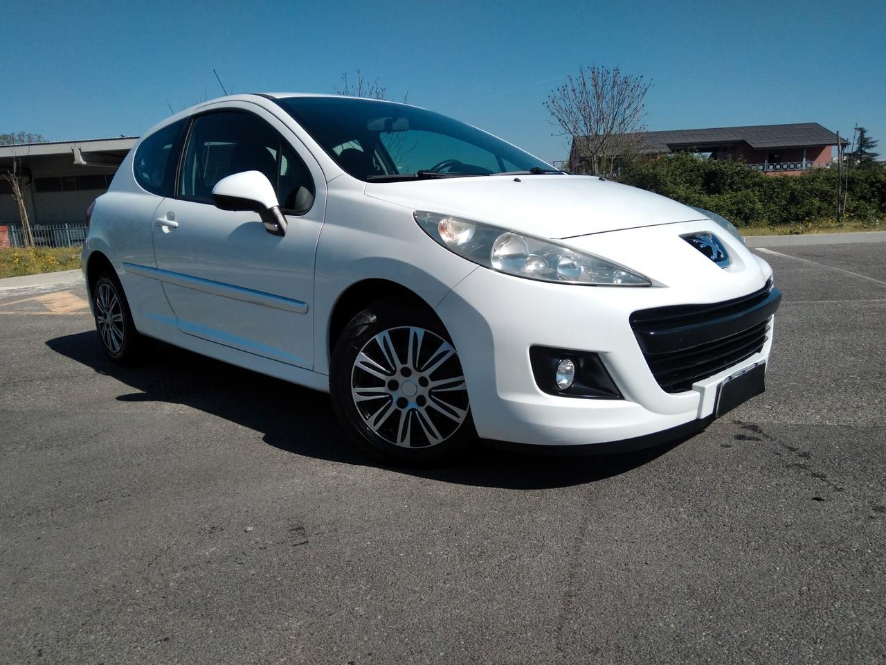 Peugeot 207 1.4 8V 75CV 3p. Energie ECO GPL x neopatentati