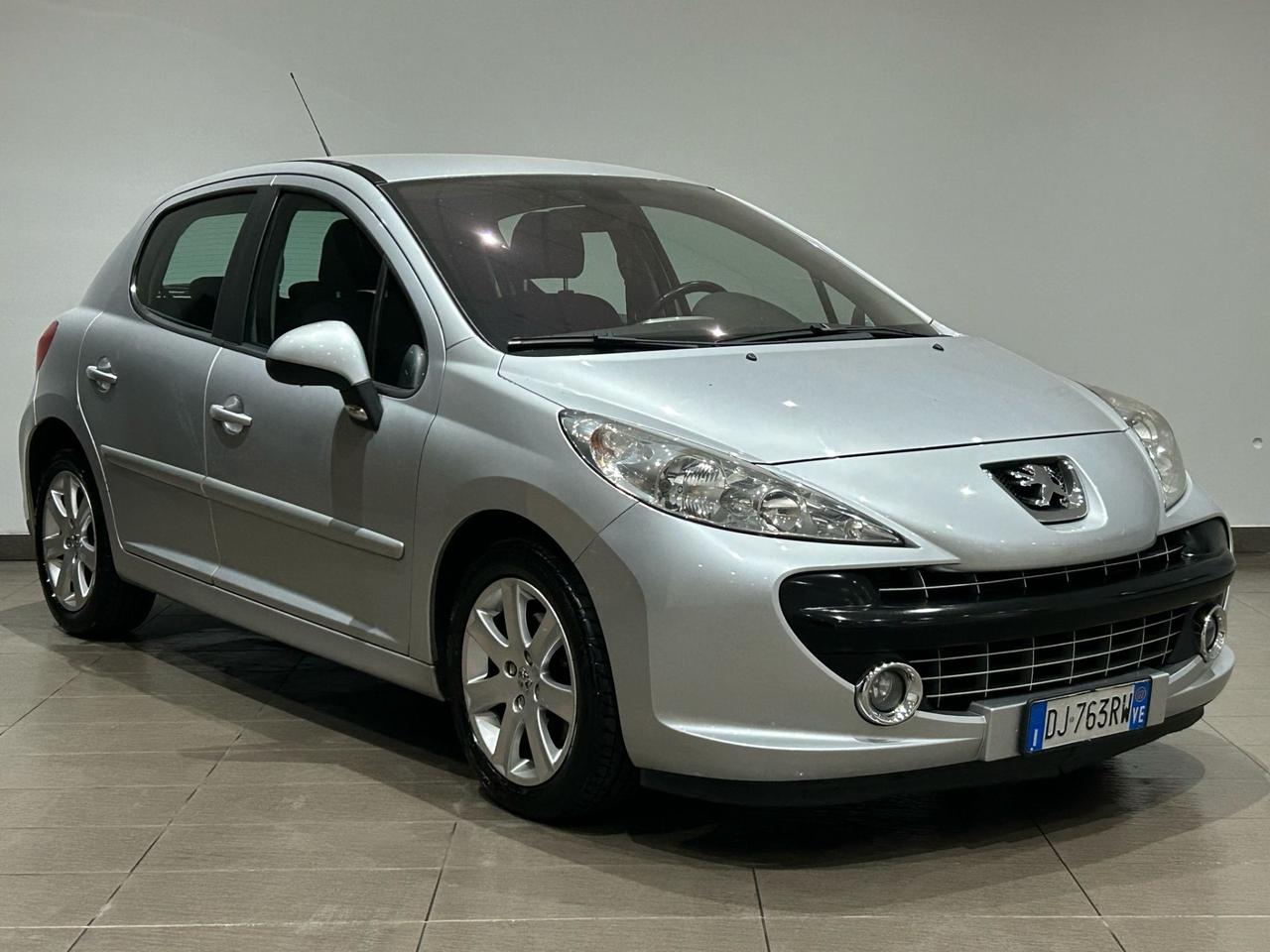 Peugeot 207 1.6 HDi 90CV (66 kw)