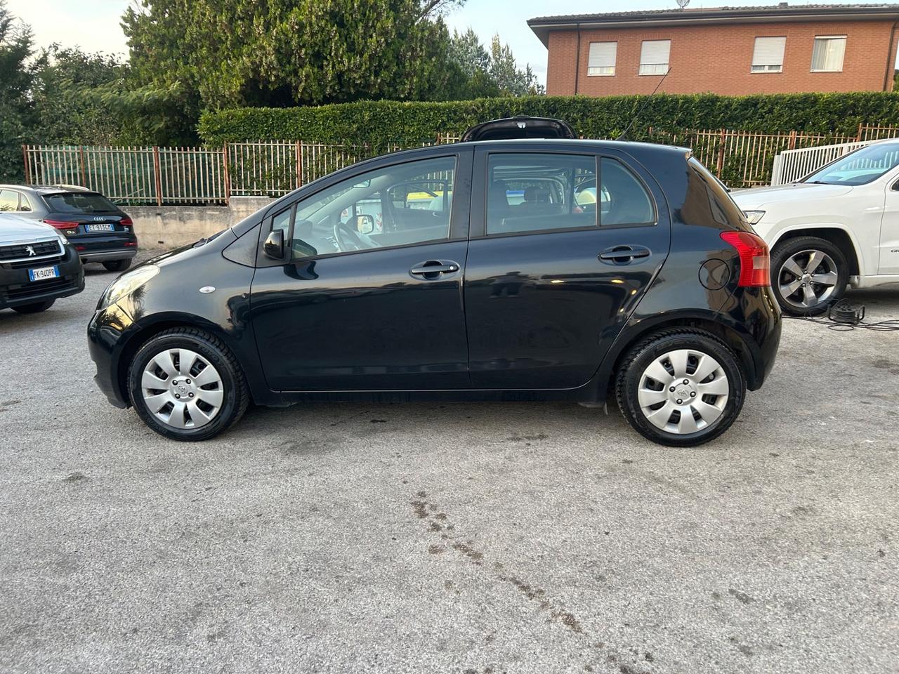 Toyota Yaris 1.0 5 porte Sol